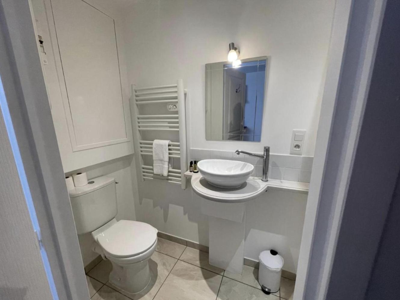 Batisse Paradis- 3 Appartements Calmes Et Elegants Au Centre Historique De Beaune 博讷 客房 照片