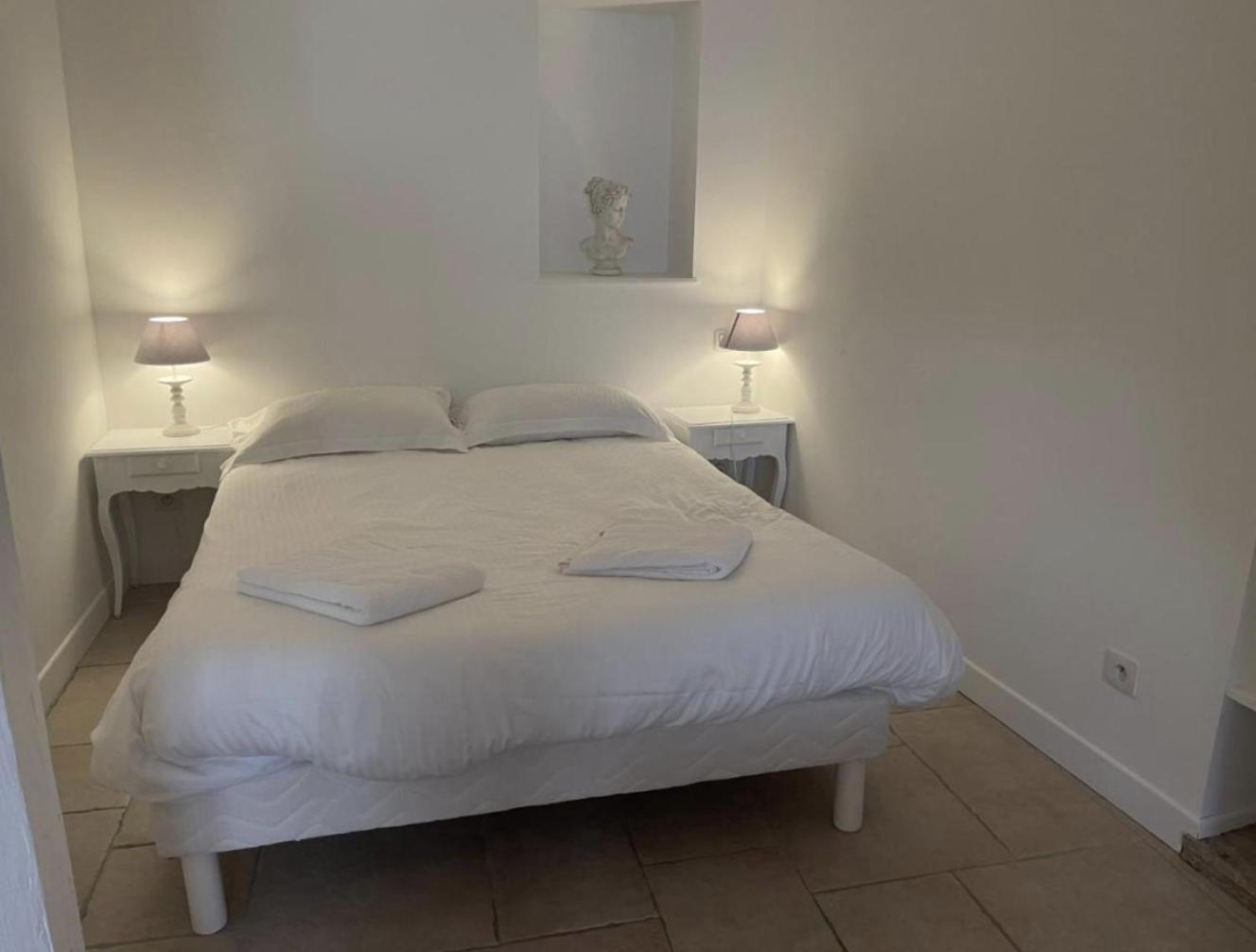 Batisse Paradis- 3 Appartements Calmes Et Elegants Au Centre Historique De Beaune 博讷 客房 照片