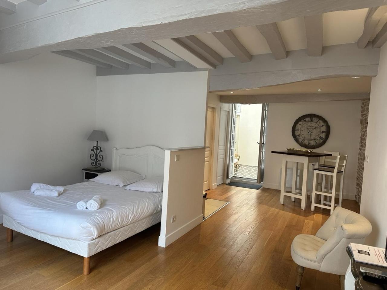 Batisse Paradis- 3 Appartements Calmes Et Elegants Au Centre Historique De Beaune 博讷 外观 照片