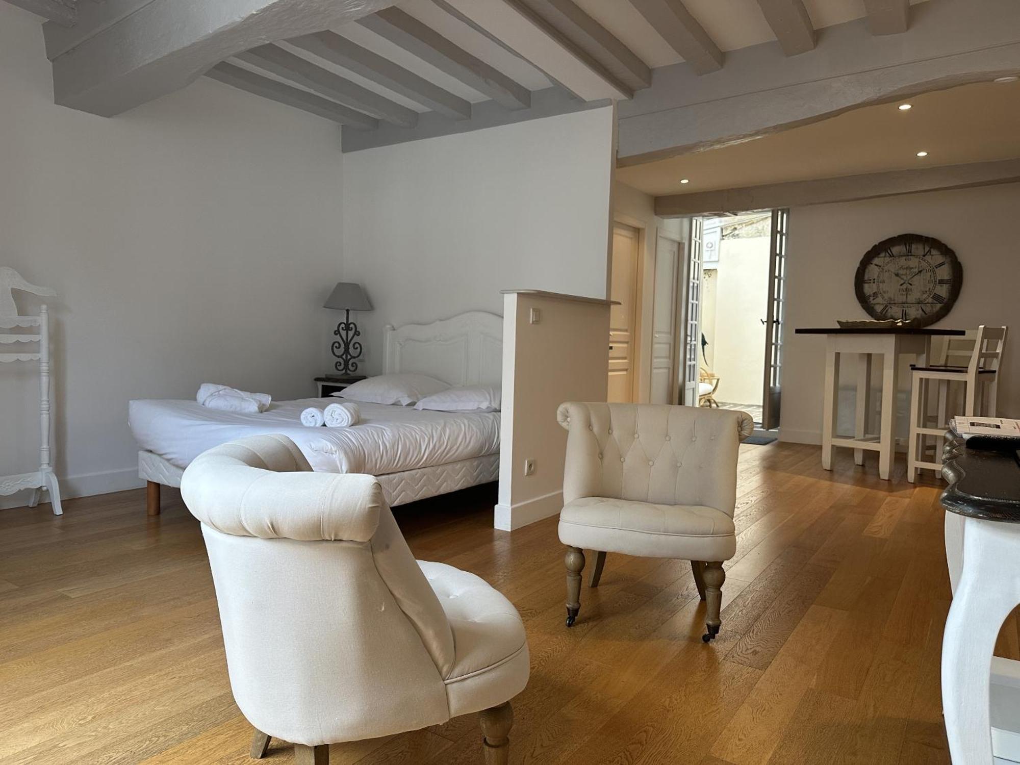 Batisse Paradis- 3 Appartements Calmes Et Elegants Au Centre Historique De Beaune 博讷 客房 照片