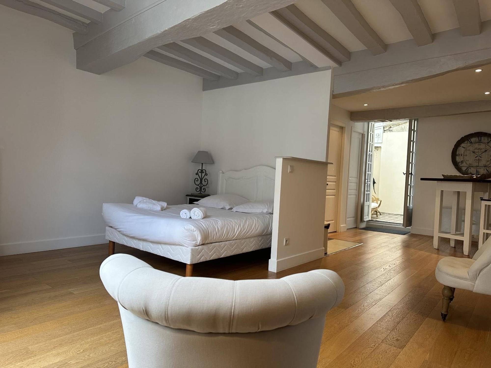 Batisse Paradis- 3 Appartements Calmes Et Elegants Au Centre Historique De Beaune 博讷 客房 照片