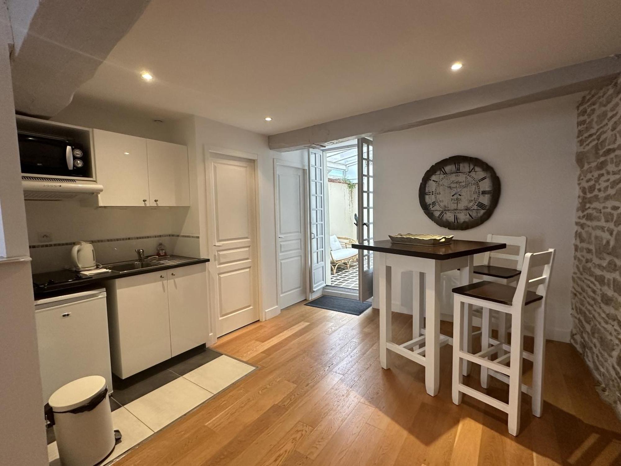 Batisse Paradis- 3 Appartements Calmes Et Elegants Au Centre Historique De Beaune 博讷 客房 照片