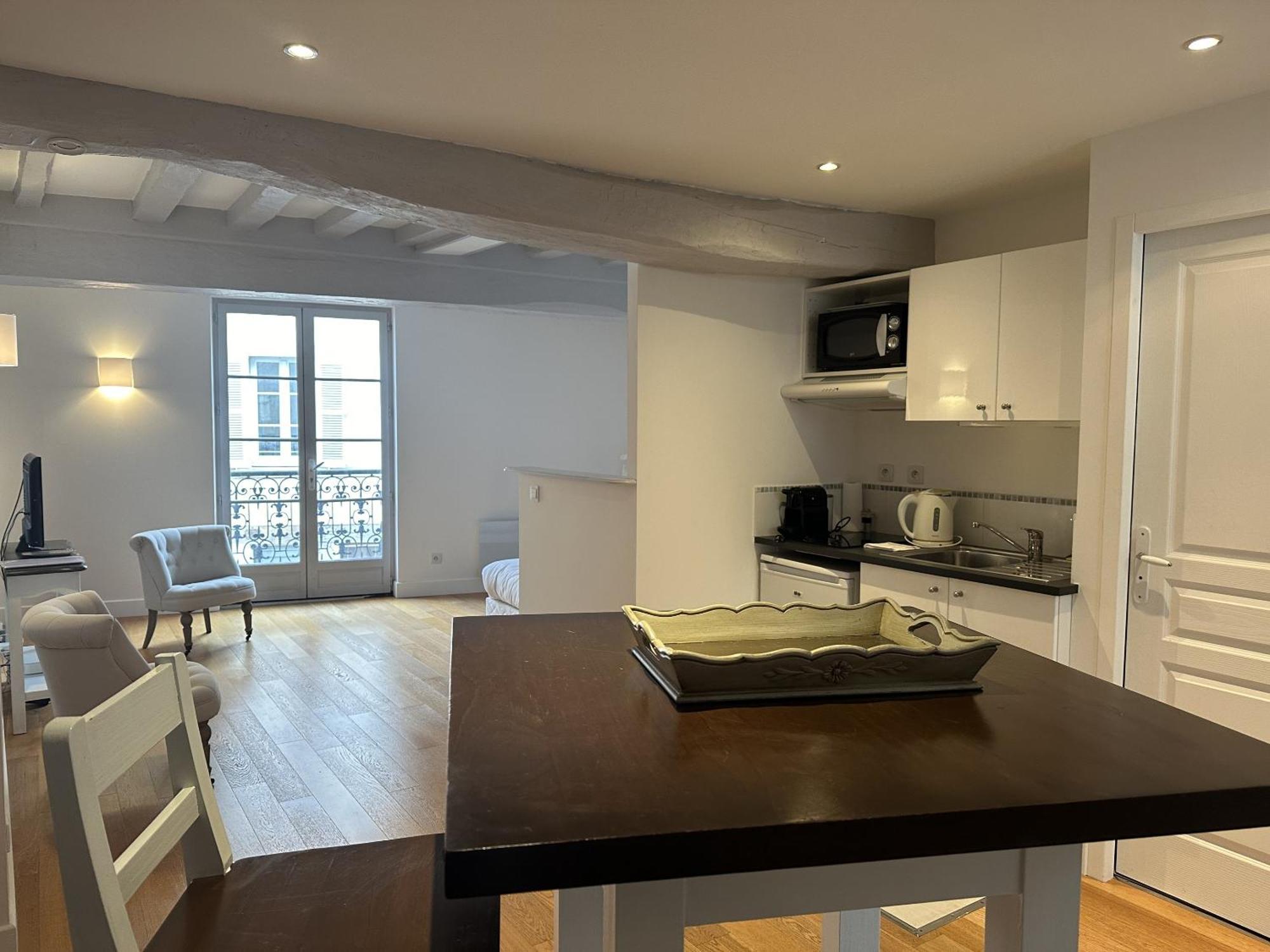 Batisse Paradis- 3 Appartements Calmes Et Elegants Au Centre Historique De Beaune 博讷 客房 照片