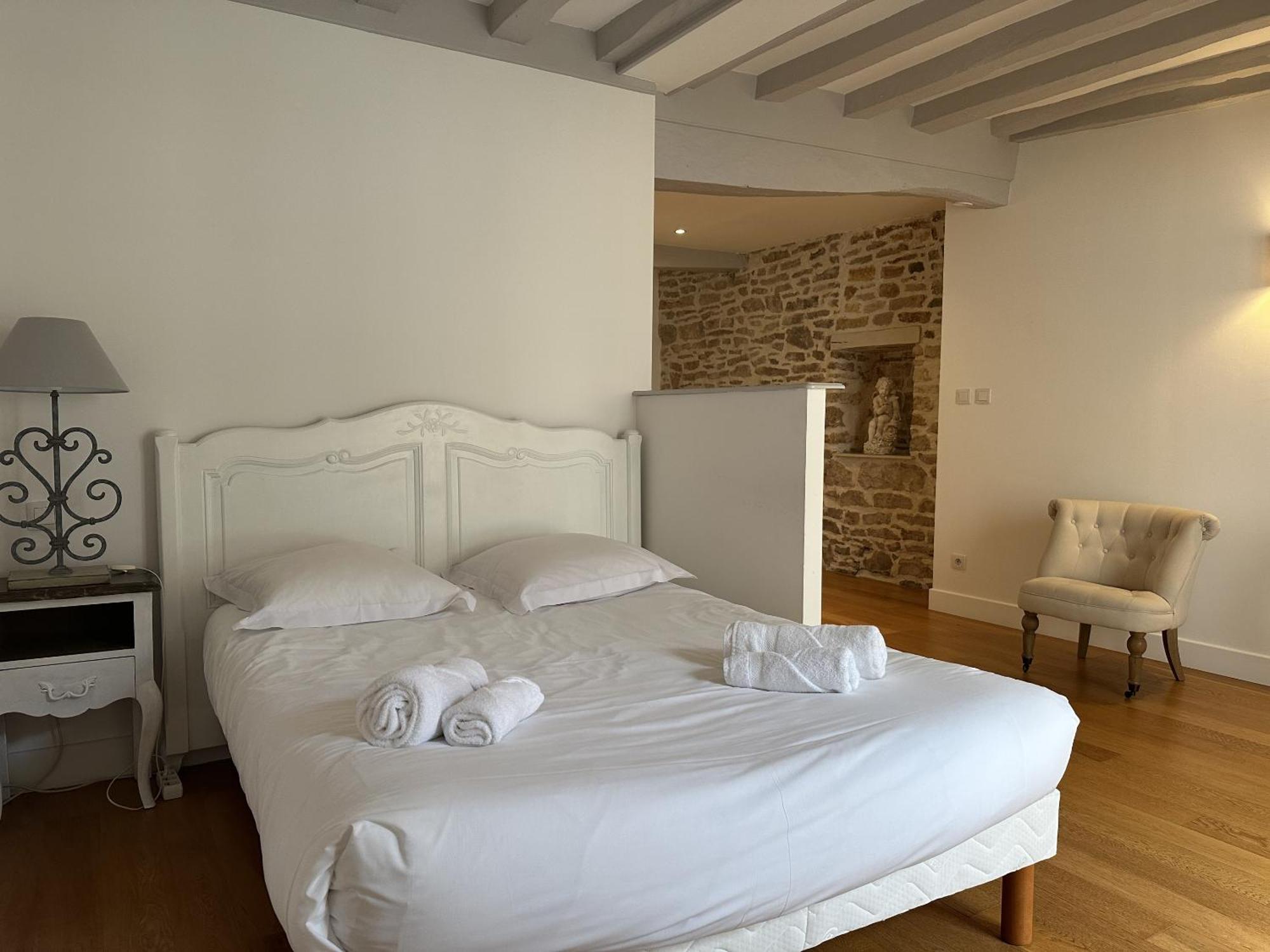 Batisse Paradis- 3 Appartements Calmes Et Elegants Au Centre Historique De Beaune 博讷 客房 照片