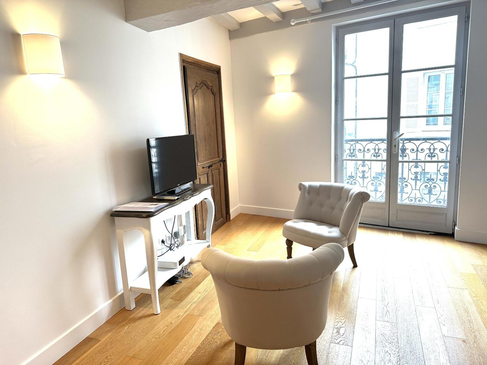Batisse Paradis- 3 Appartements Calmes Et Elegants Au Centre Historique De Beaune 博讷 外观 照片